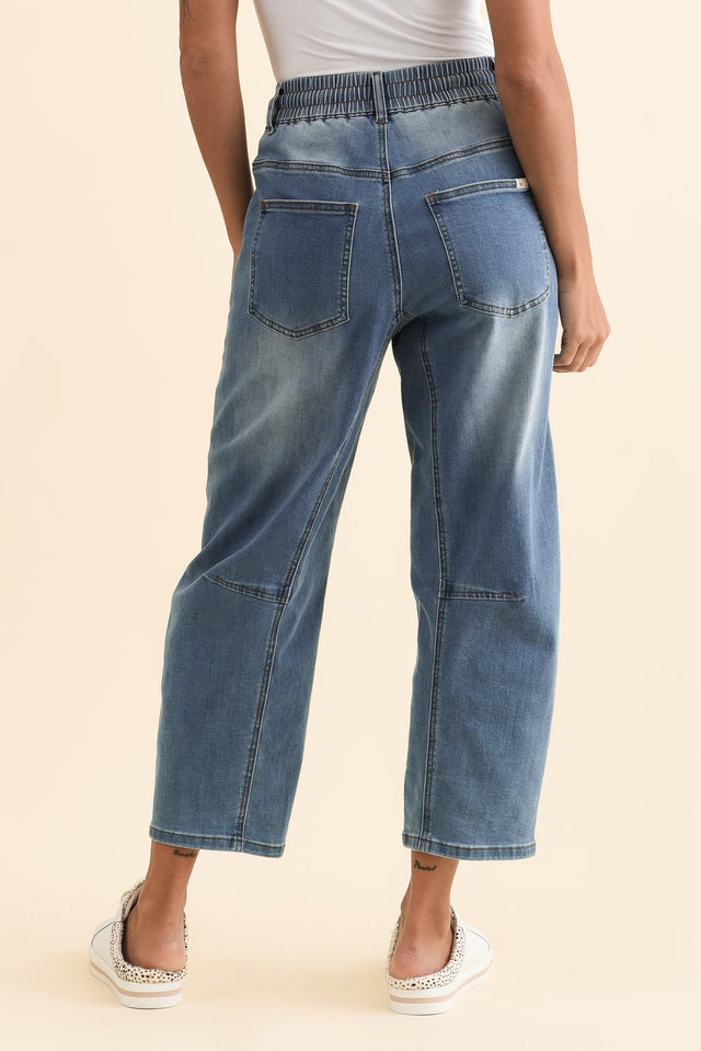 BB Barrel Blue Jeans,Brunette model,alt text|model:Brontie image 6