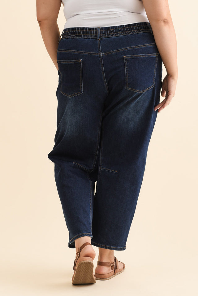 BB Barrel Dark Blue Jeans,Brunette model,alt text|model:Gabby image 16