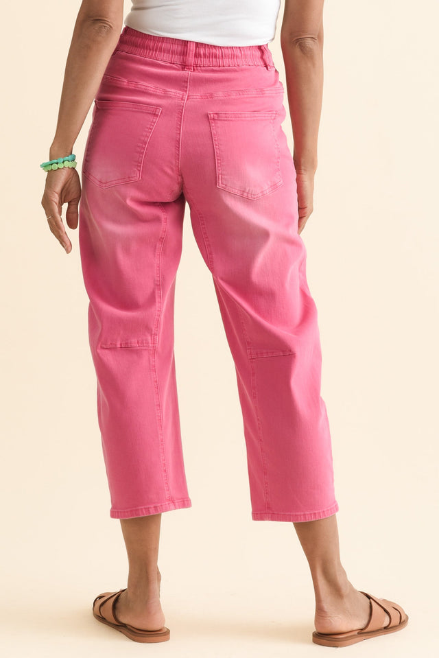 alt text|model:Cara image 5