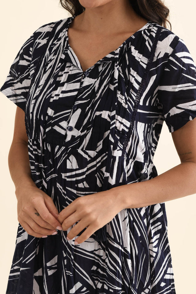 Marisol Navy Foliage Crinkle Cotton Dress,Brunette model,alt text|model:Brontie image 6