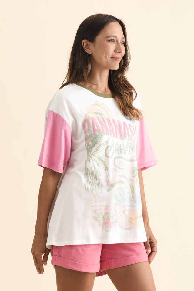 alt text|model:Cara image 4