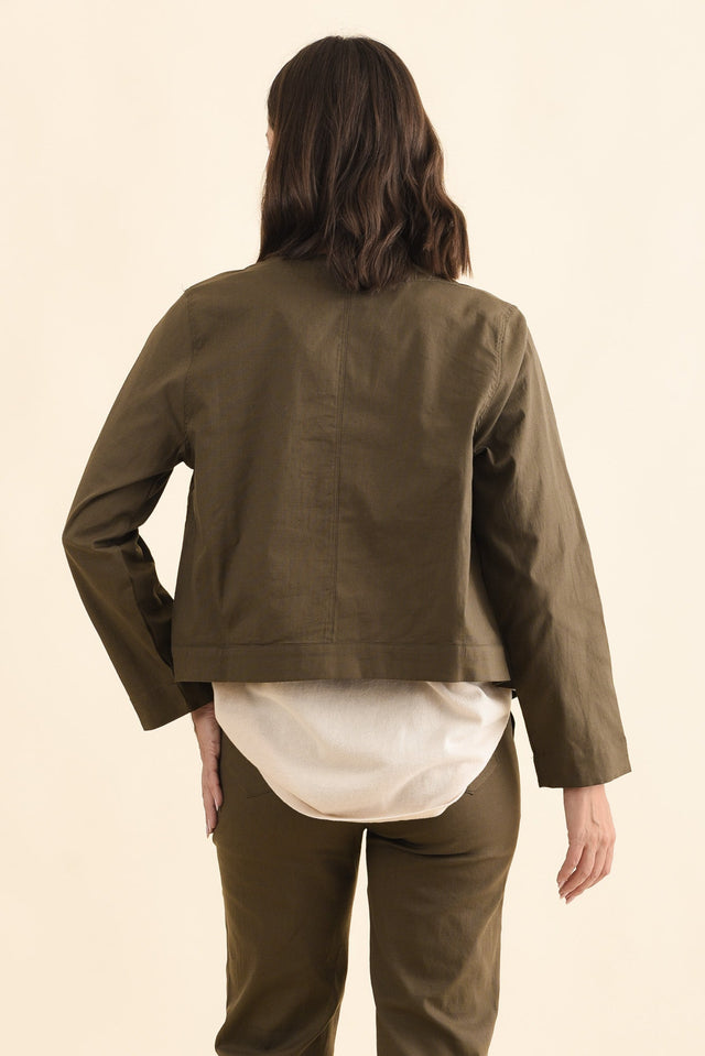 Barney Khaki Linen Blend Jacket,Brunette model,alt text|model:MJ image 6