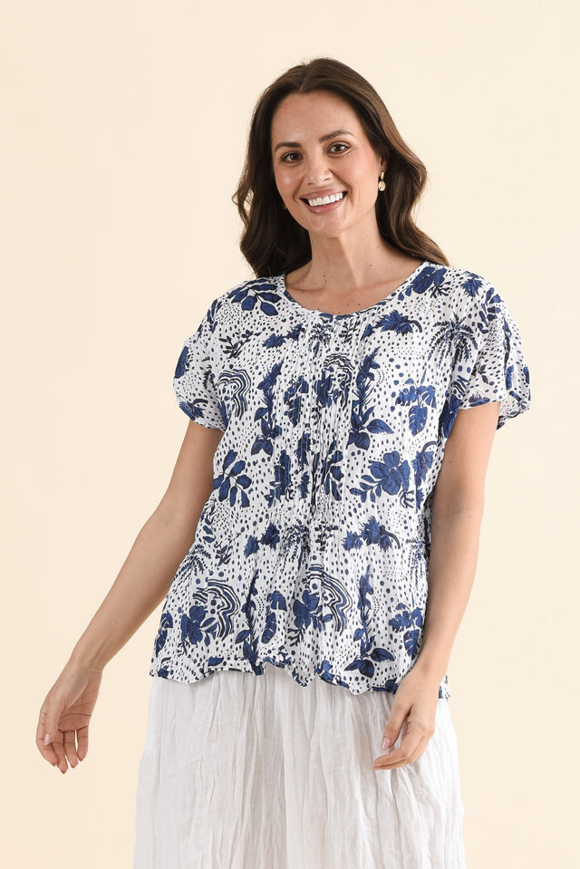 Beck Blue Garden Crinkle Cotton Top,Front,Brunette model,alt text|model:MJ image 1