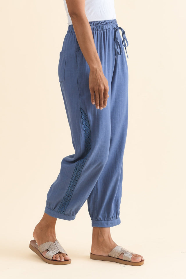 Beretta Steel Lace Linen Blend Pants,Brunette model,alt text|model:Cara image 4