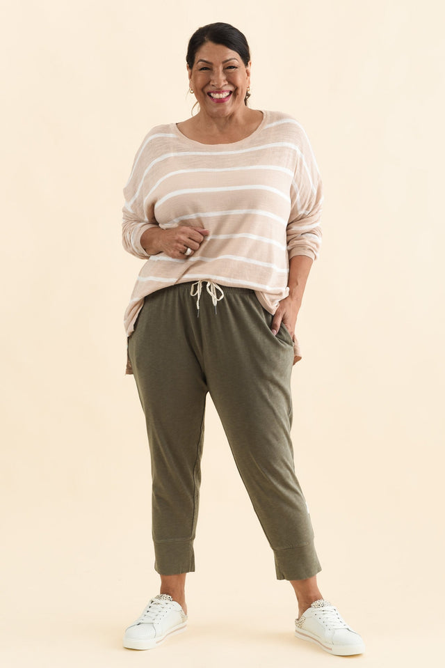 Fundamental Brunch Khaki Cotton Sweatpants,Brunette model,alt text|model:Pilita image 9