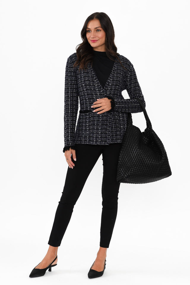 alt text|model:Brontie image 3