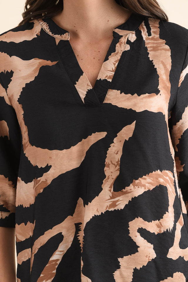 Billow Tan Abstract V Neck Top,Detail,Brunette model,alt text|model:MJ image 5