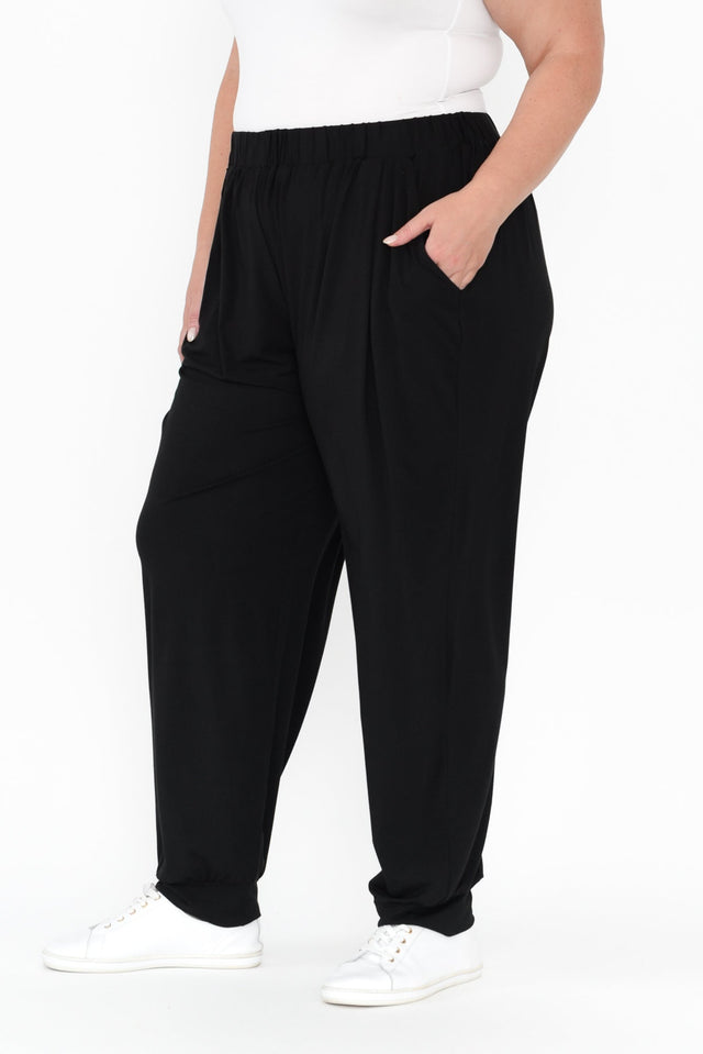 Black Bamboo Everyday Pants,Blonde model,alt text|model:Caitlin image 13