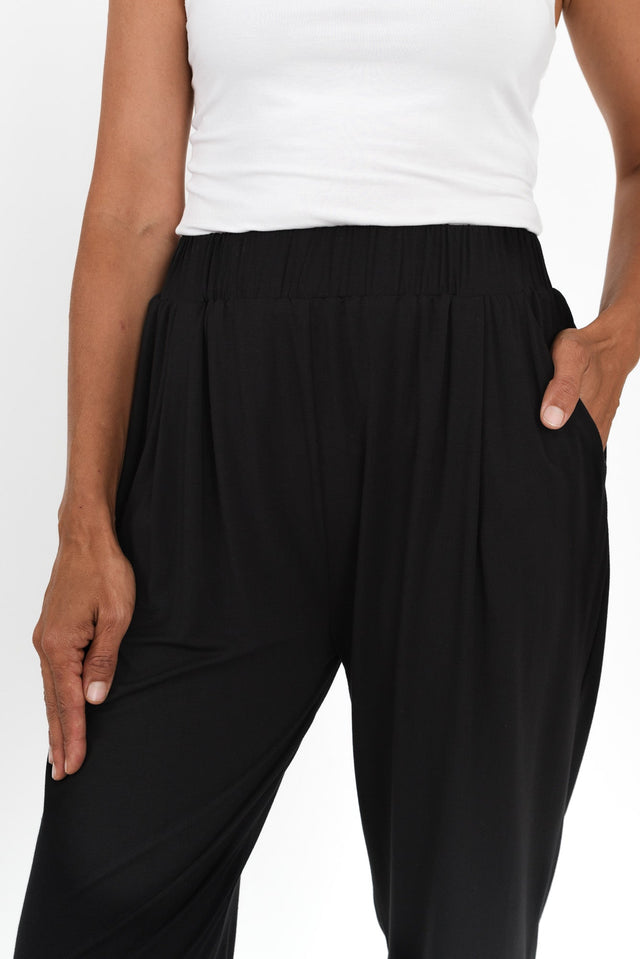 Black Bamboo Everyday Pants,Brunette model,alt text|model:Cara image 6
