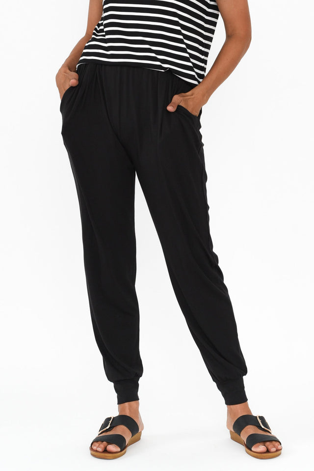 Black Bamboo Everyday Pants,Brunette model,alt text|model:Cara image 2