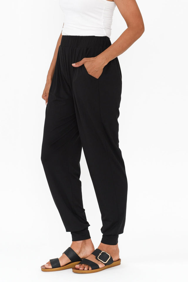 Black Bamboo Everyday Pants,Brunette model,alt text|model:Cara image 4