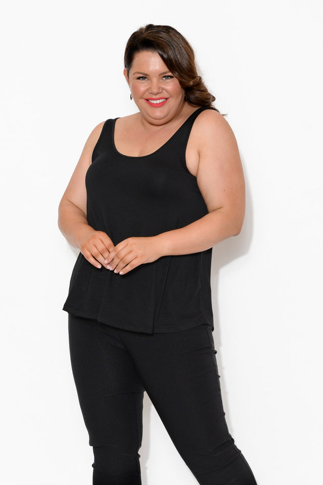 plus-size,curve-tops,curve-basics,plus-size-sleeveless-tops,plus-size-basic-tops alt text|model:Stacey image 9