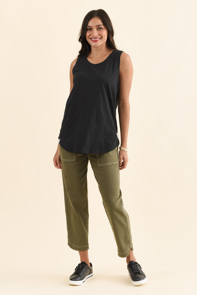 Black Cotton Scoop Tank,Full Body,Brunette model,alt text|model:Brontie image 7