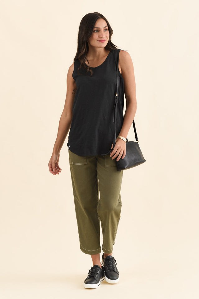 Black Cotton Scoop Tank,Full Body,Brunette model,alt text|model:Brontie