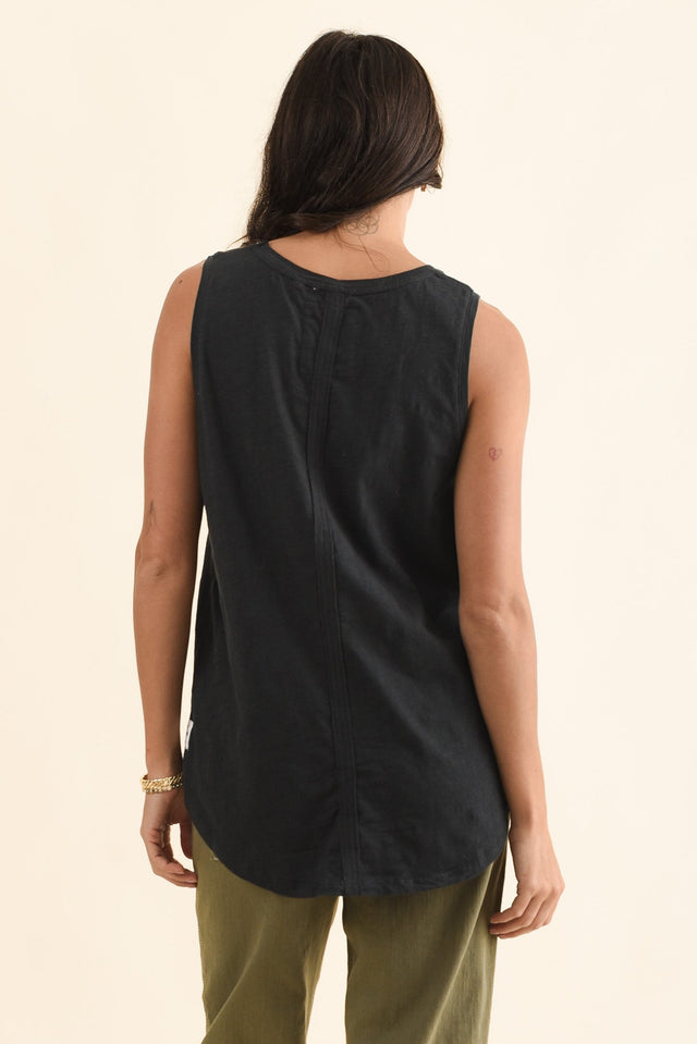Black Cotton Scoop Tank,Back,Brunette model,alt text|model:Brontie image 5