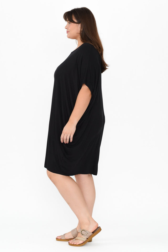 Black Maui Dress,Brunette model,alt text|model:Gabby image 8