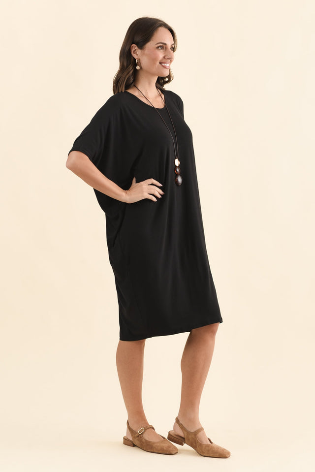 Black Maui Dress,Brunette model,alt text|model:MJ image 3