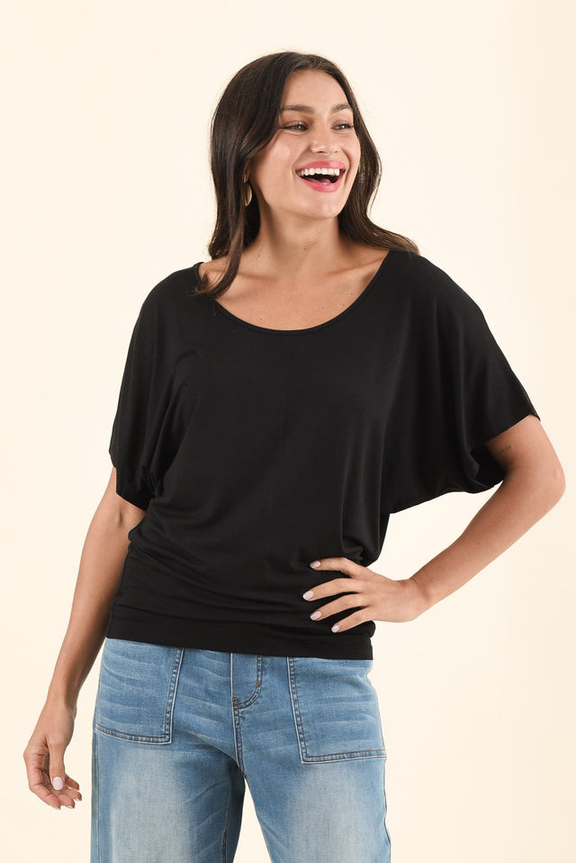 Black Maui Tee,alt text|model:Brontie