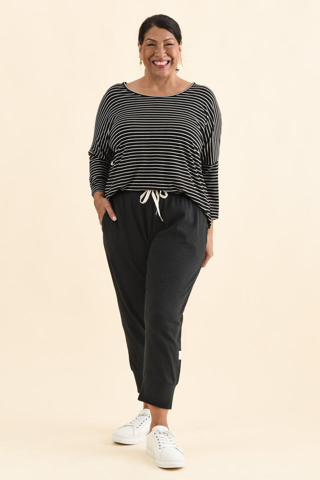 Fundamental Brunch Black Cotton Sweatpants,Brunette model,alt text|model:Pilita image 10