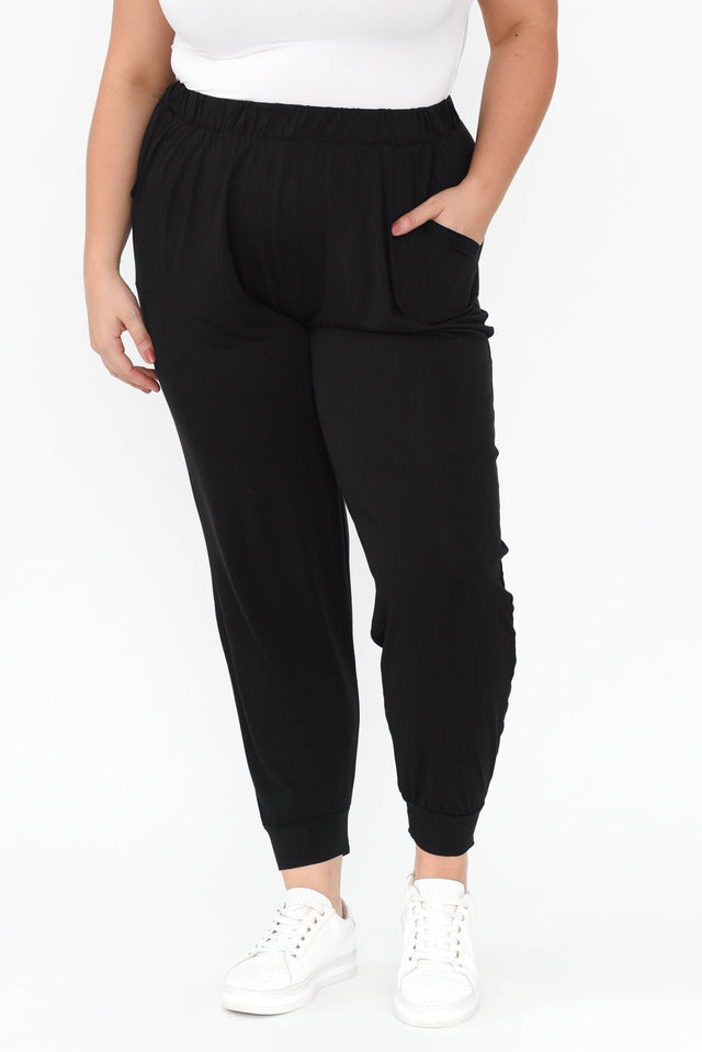 plus-size,curve-basics,curve-bottoms,plus-size-pants,plus-size-basic-bottoms,plus-size-winter-clothing,alt text|model:Gabby image 12