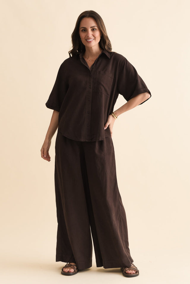 Bliss Chocolate Linen Blend Button Shirt,Full Body,Brunette model,alt text|model:MJ image 2