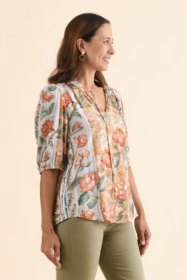 Boreen Orange Garden Button Top,Side,Brunette model,alt text|model:Cara image 3