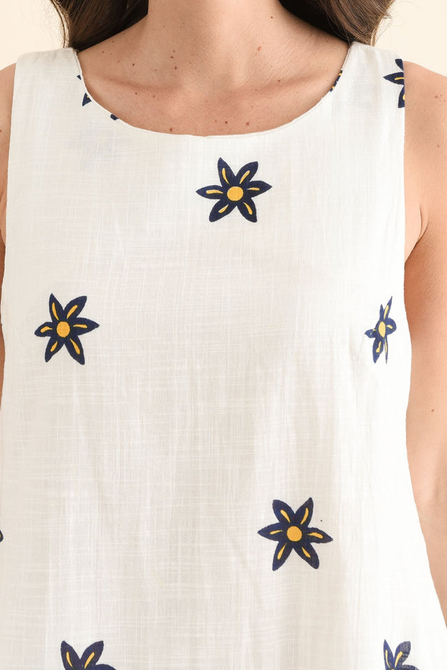Bory White Garden Cotton Sleeveless Dress,Detail,Brunette model,alt text|model:MJ image 5