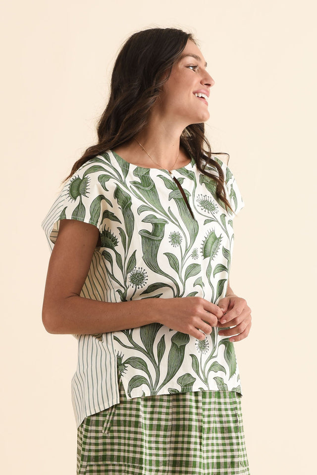 Botanica Green Garden Cotton Top,Full Body,Brunette model,alt text|model:Brontie