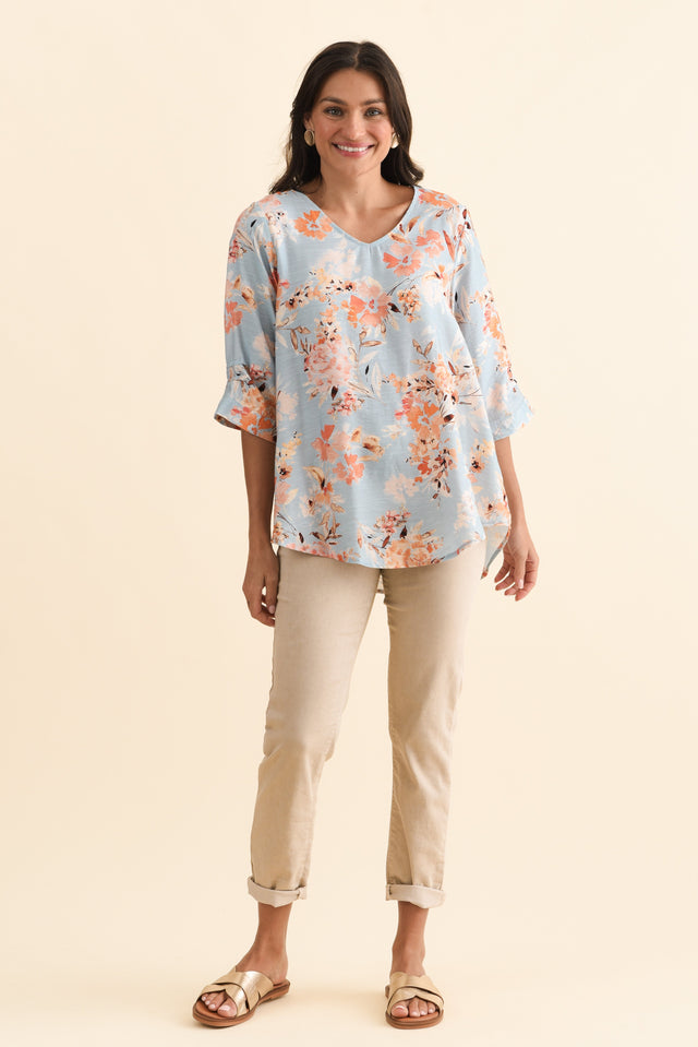 Breanne Blue Garden Button Top,Brunette model,alt text|model:Brontie image 8