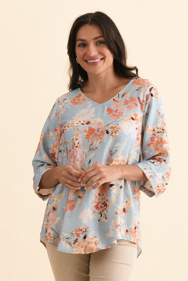 Breanne Blue Garden Button Top,Brunette model,alt text|model:Brontie image 2