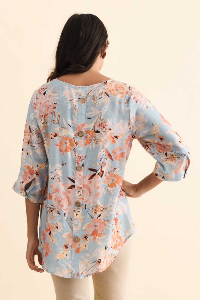 Breanne Blue Garden Button Top,Brunette model,alt text|model:Brontie image 6