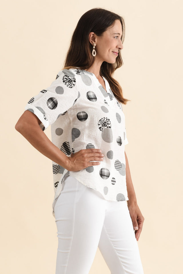 Breigh White Spot V Neck Top,Brunette model,alt text|model:Cara image 5