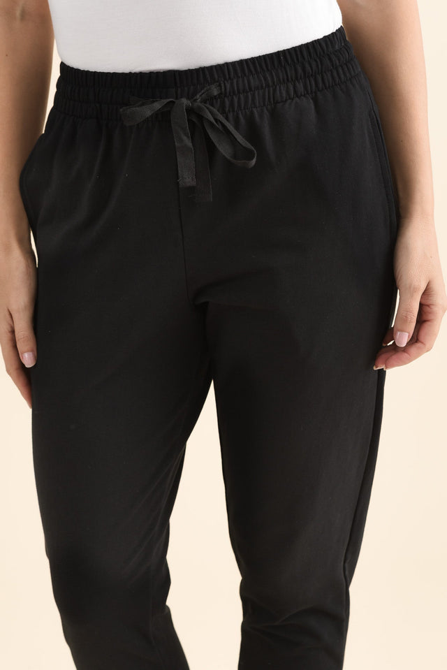 Briar Black Cotton Cropped Sweatpants image 5