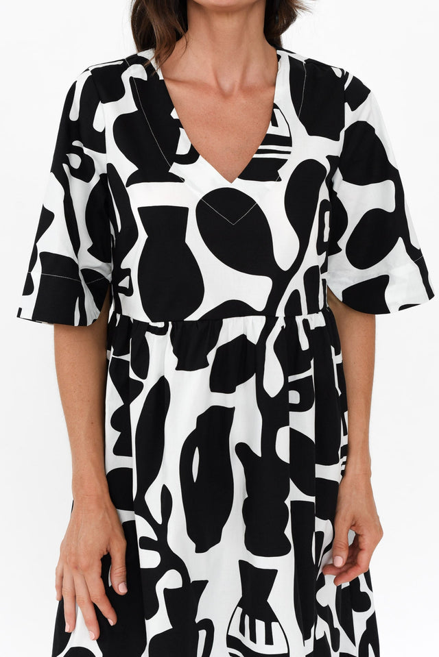 Brightside Black Abstract Cotton Dress,Brunette model,alt text|model:Elouise image 6