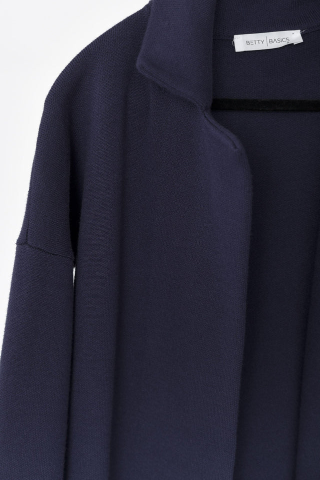 alt text|model:Cara image 10