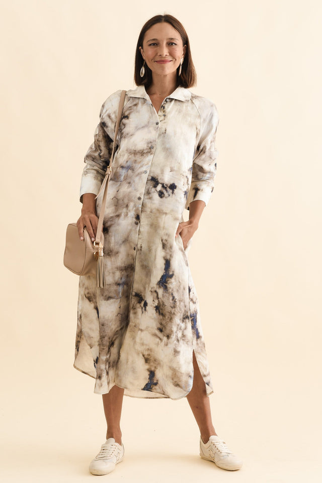 alt text|model:Cara image 1