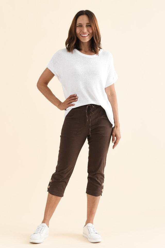 Bulimba Chocolate Cotton Capri Pants,Full Body,Brunette model,alt text|model:Cara