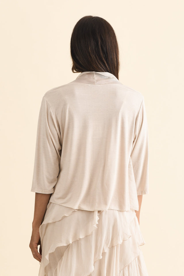 alt text|model:Cara image 5