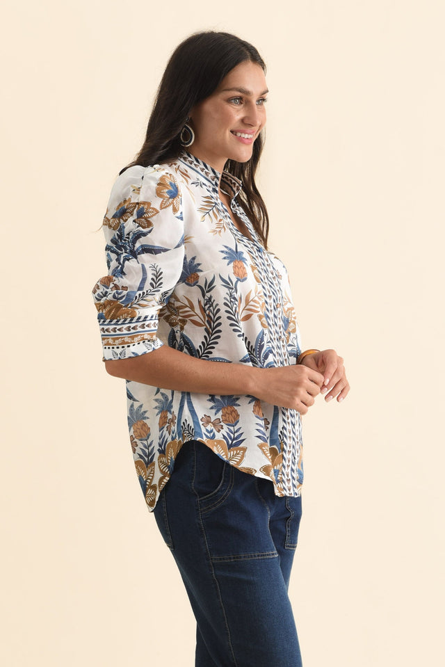 alt text|model:Brontie image 4