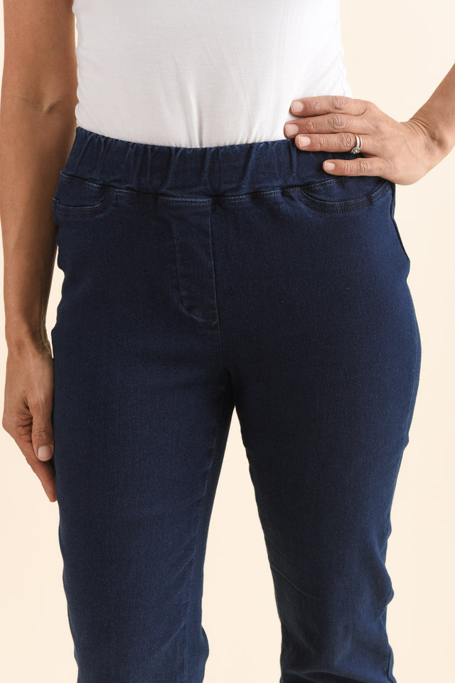 Callie Navy Cotton 7/8 Stretch Pants,Detail,Brunette model,alt text|model:Cara image 9