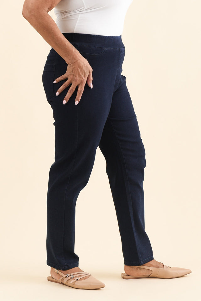 Callie Navy Cotton 7/8 Stretch Pants,Brunette model,alt text|model:Pilita image 12