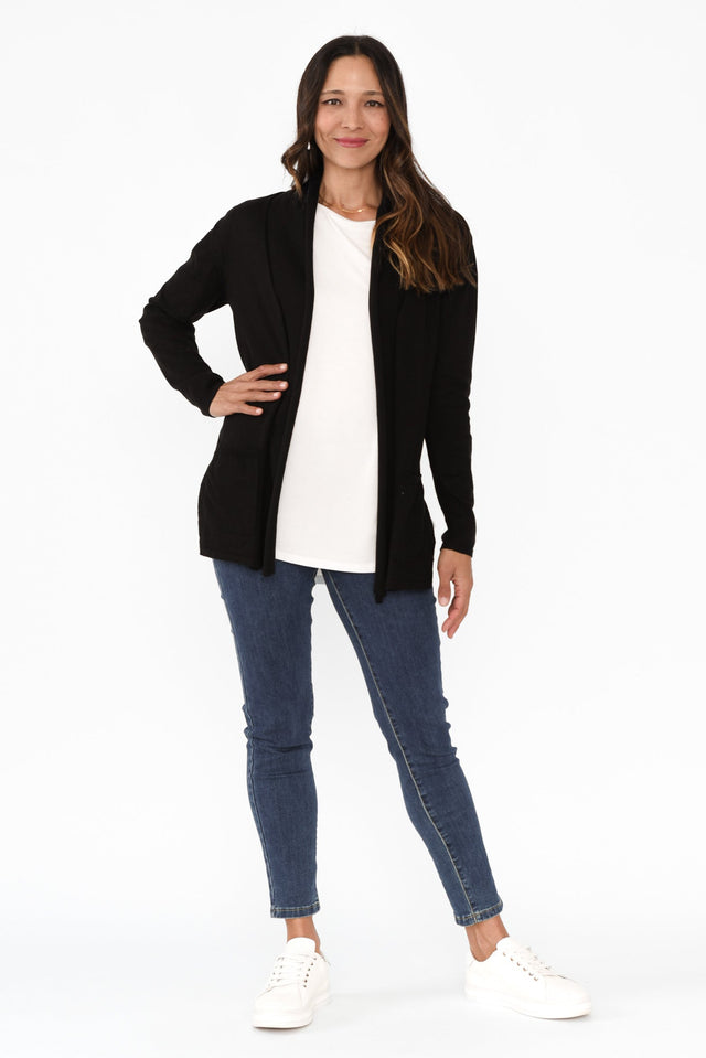 alt text|model:Cara image 3