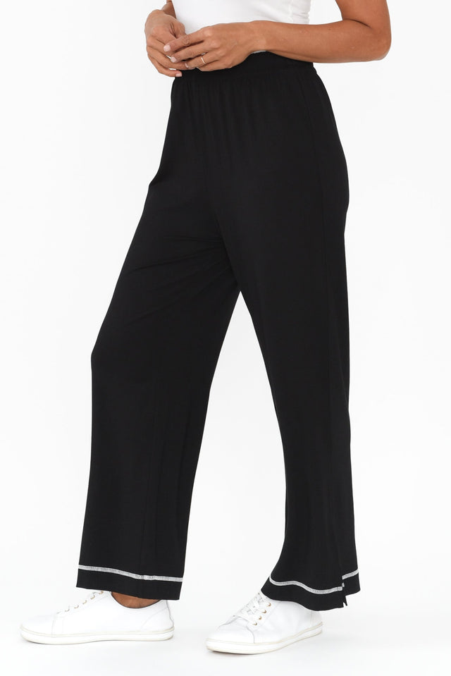 alt text|model:Cara image 5