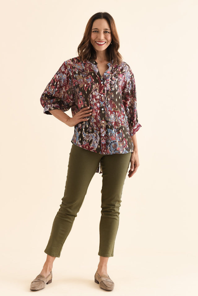Carleen Red Flower Foil Button Top,Full Body,Brunette model,alt text|model:Cara image 6