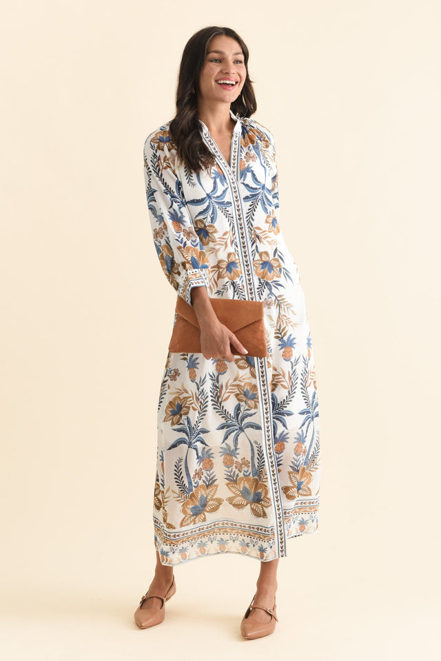 alt text|model:Brontie image 3