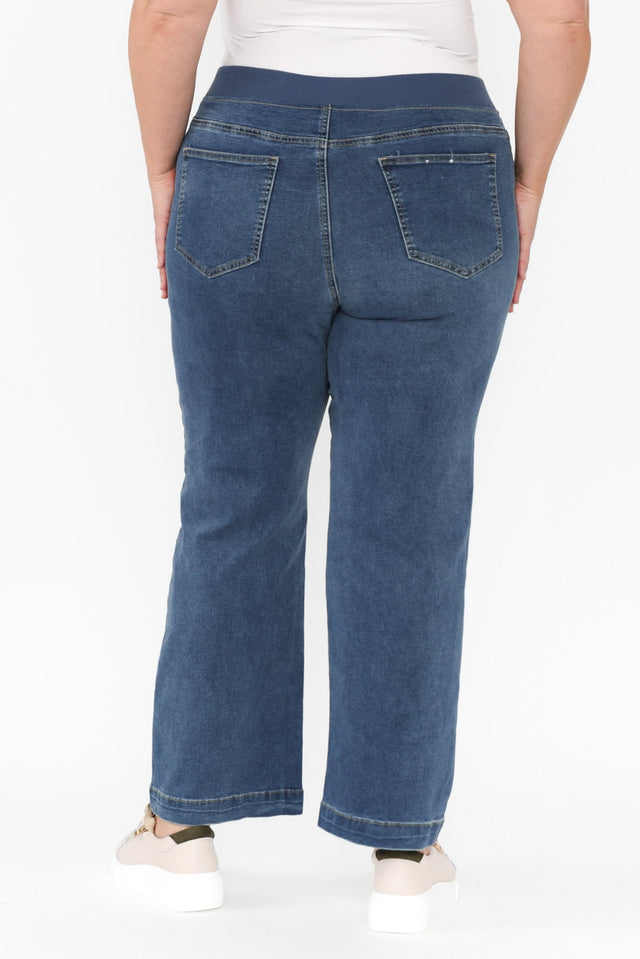 alt text|model:Caitlin image 16