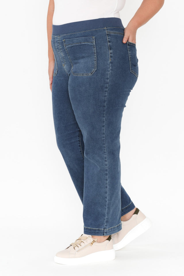 alt text|model:Caitlin image 15