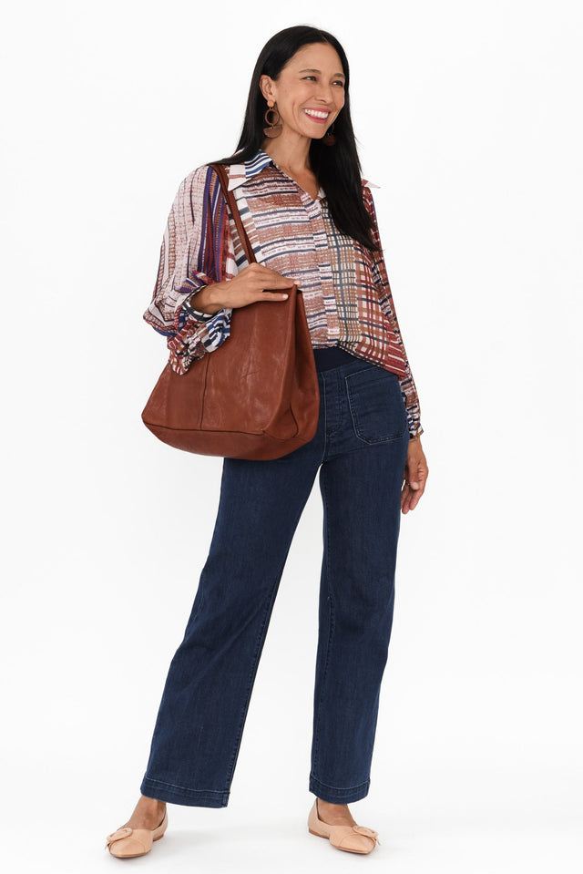 alt text|model:Cara image 4