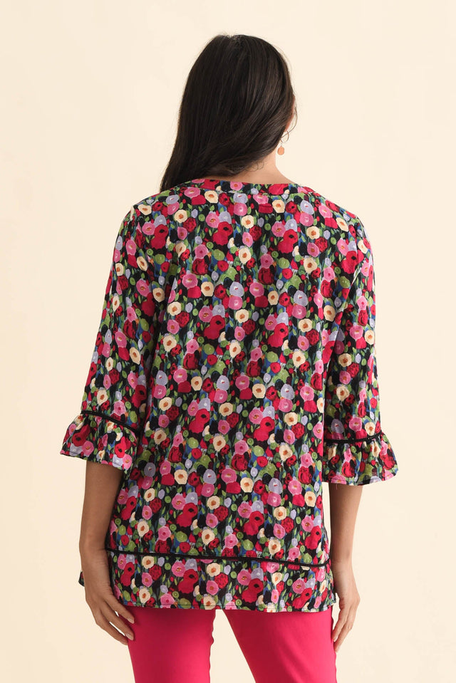 alt text|model:Brontie image 5