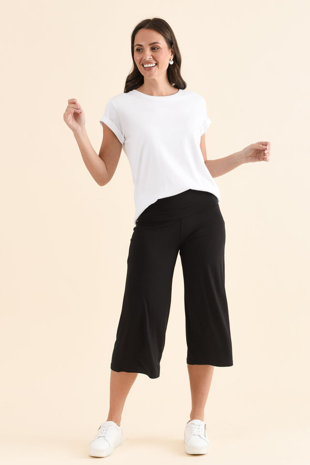 Cassie Black Bamboo Cropped Pants,Full Body,Brunette model,alt text|model:MJ image 6